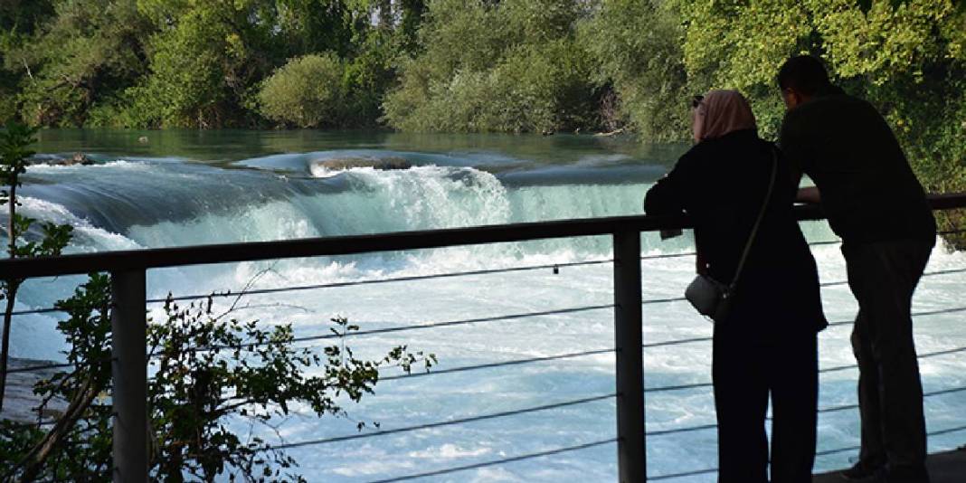 Yabancılar görmek için kilometrelerce yol kat ediyorlar! Güzelliğiyle büyülüyor: Özellikle yazın ziyaretçi akın ediyor 3